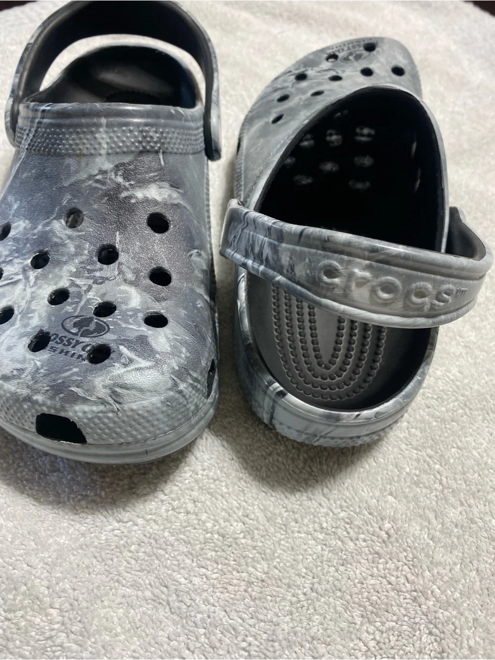 CROCS Men's Marble-Effect Black & Gray Clogs with Heel Strap